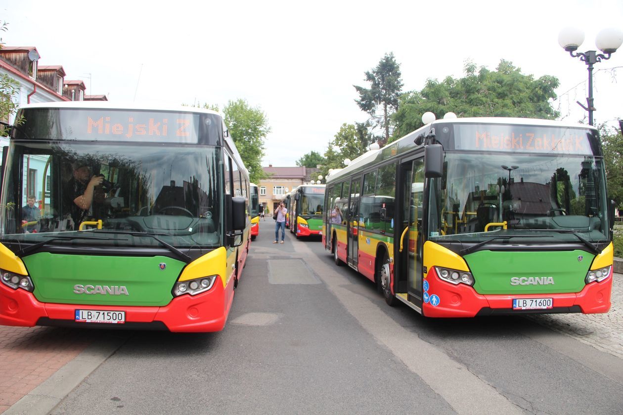  Nowe autobusy w Białej Podlaskiej (zdjęcie 1) - Autor: Ewelina Burda