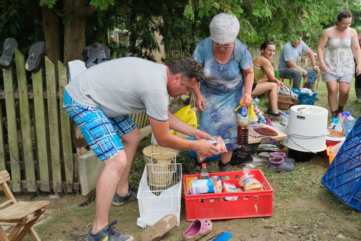  Wierzchowiska w gminie Modliborzyce: wielkie sprzątanie po ulewie (zdjęcie 1) - Autor: Maciej Kaczanowski