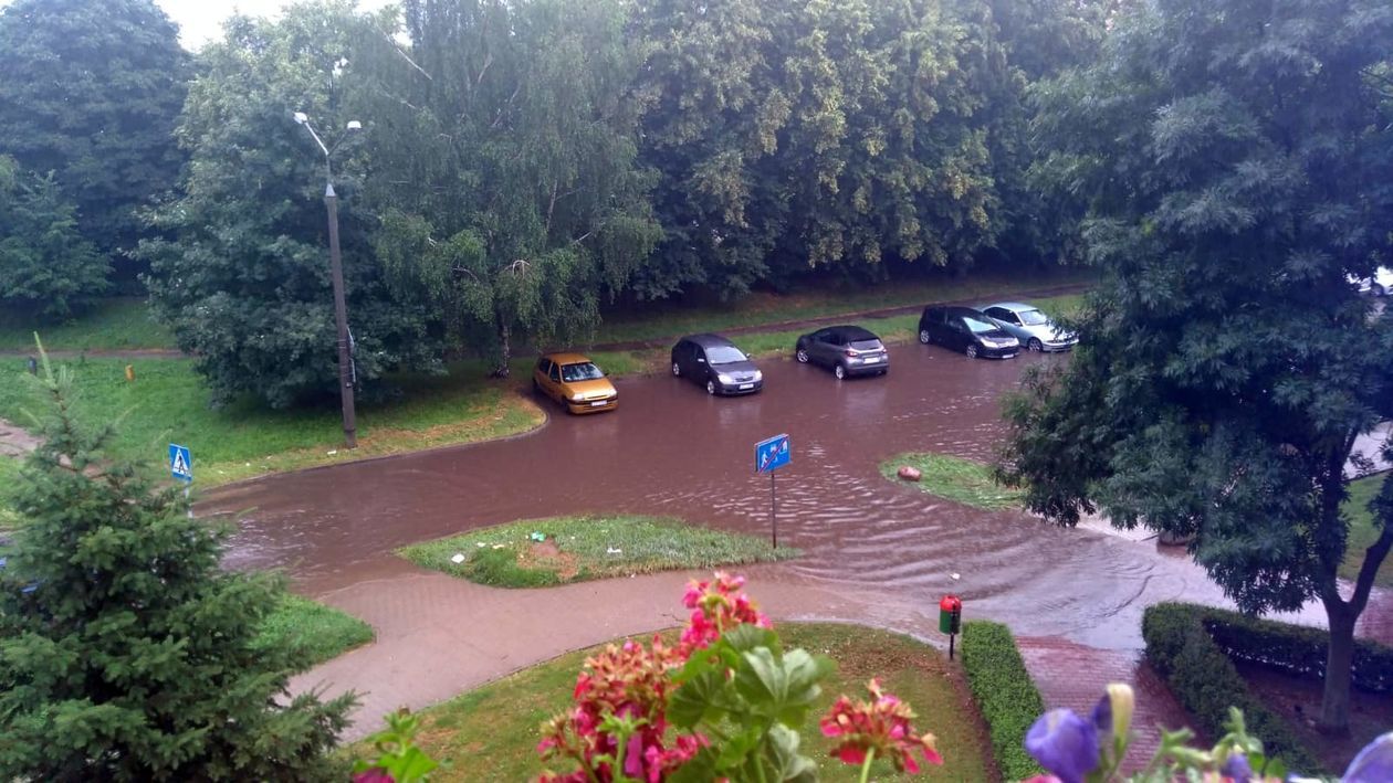 Ulice Lublina po ulewnych opadach deszczu