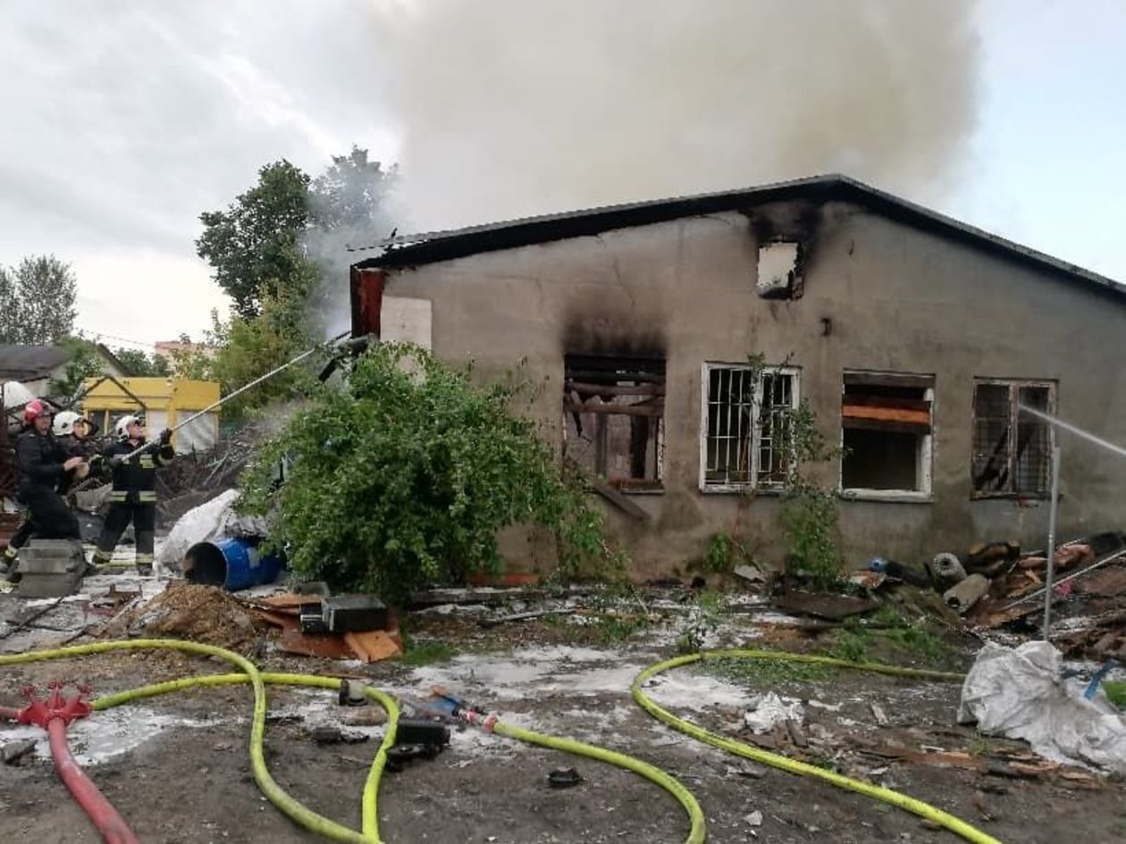  Pożar w Kraśniku (zdjęcie 1) - Autor: Komenda Powiatowa PSP Kraśnik