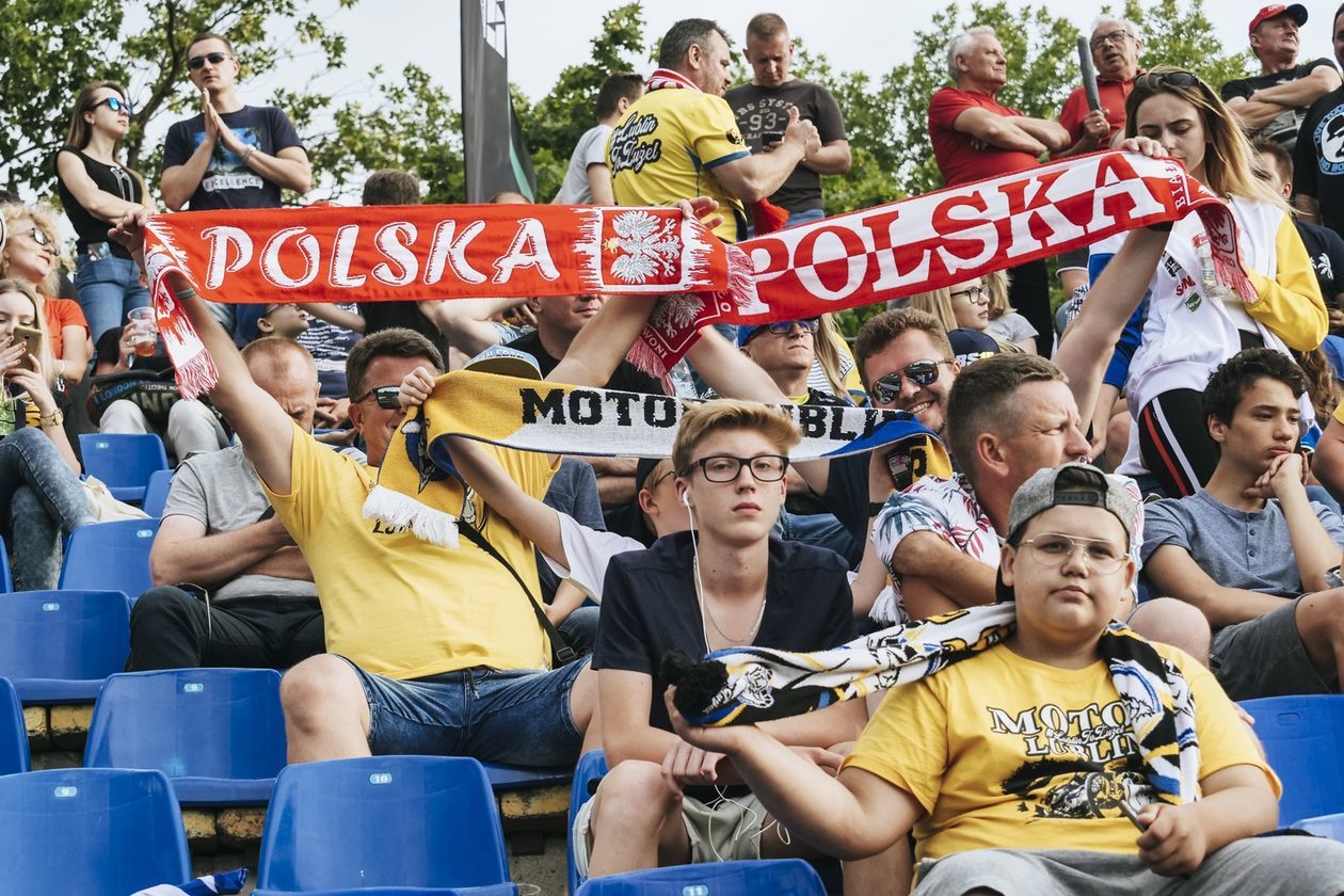  Żużlowe Mistrzostwa Świata Juniorów - kibice (zdjęcie 1) - Autor: Krzysztof Mazur