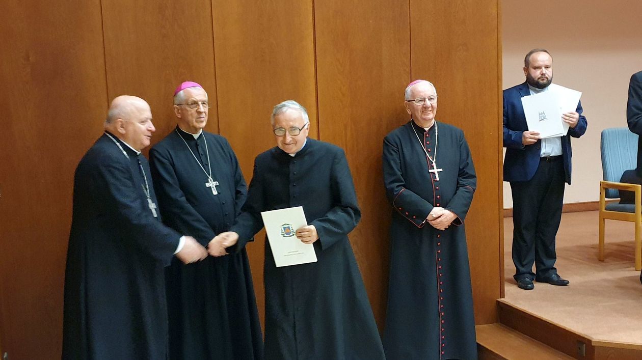  Spotkanie kapłanów archidiecezji lubelskiej z abp. Stanisławem Budzikiem (zdjęcie 1) - Autor: Archidiecezja Lubelska