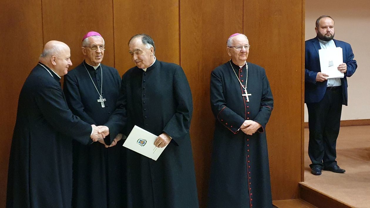  Spotkanie kapłanów archidiecezji lubelskiej z abp. Stanisławem Budzikiem (zdjęcie 1) - Autor: Archidiecezja Lubelska