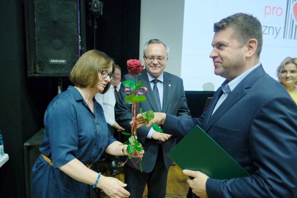  Gala ROPS: wręczenie certyfikatów Zakup prospołeczny (zdjęcie 1) - Autor: Maciej Kaczanowski