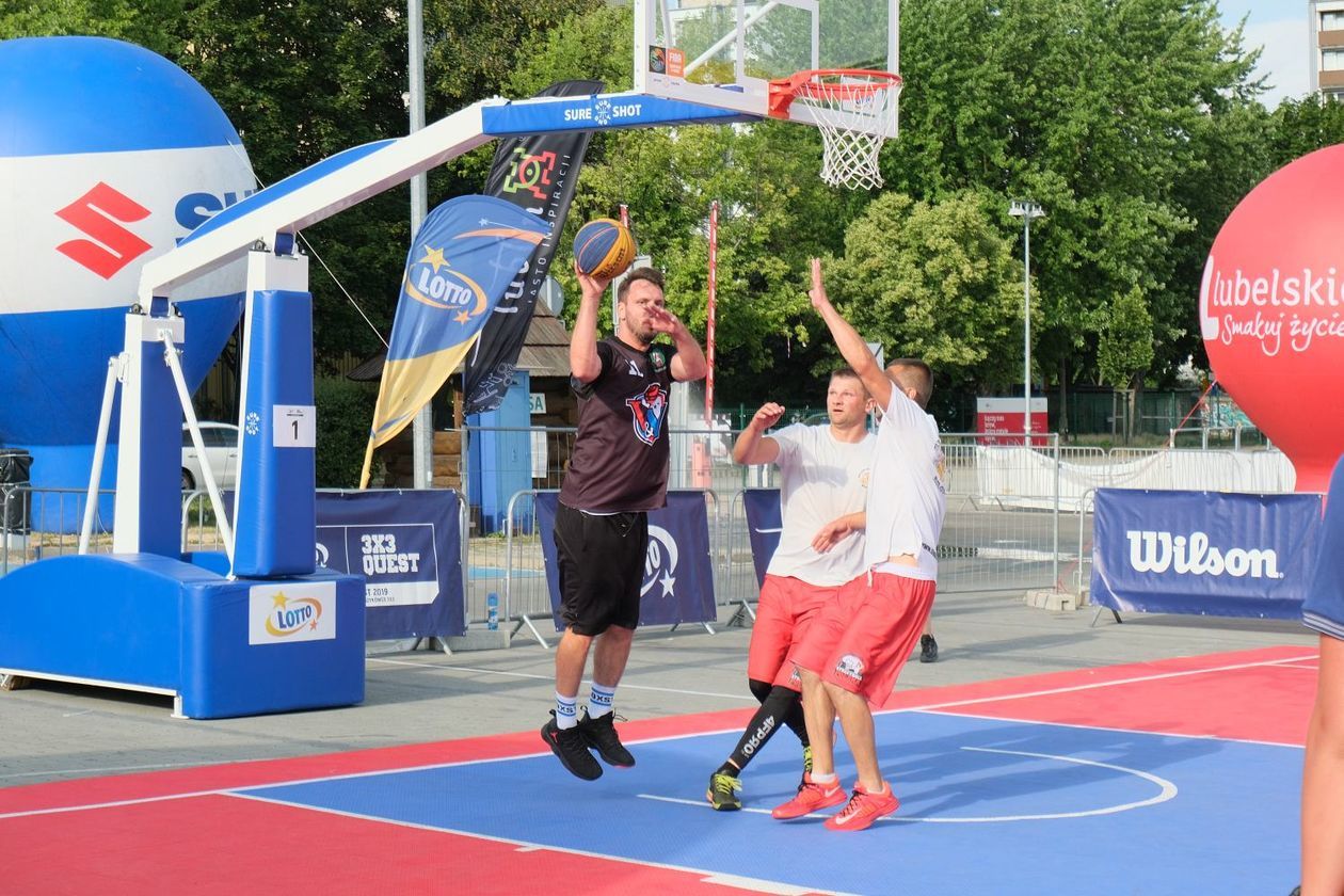  Turniej streetball przed halą na Globusie (zdjęcie 1) - Autor: Maciej Kaczanowski