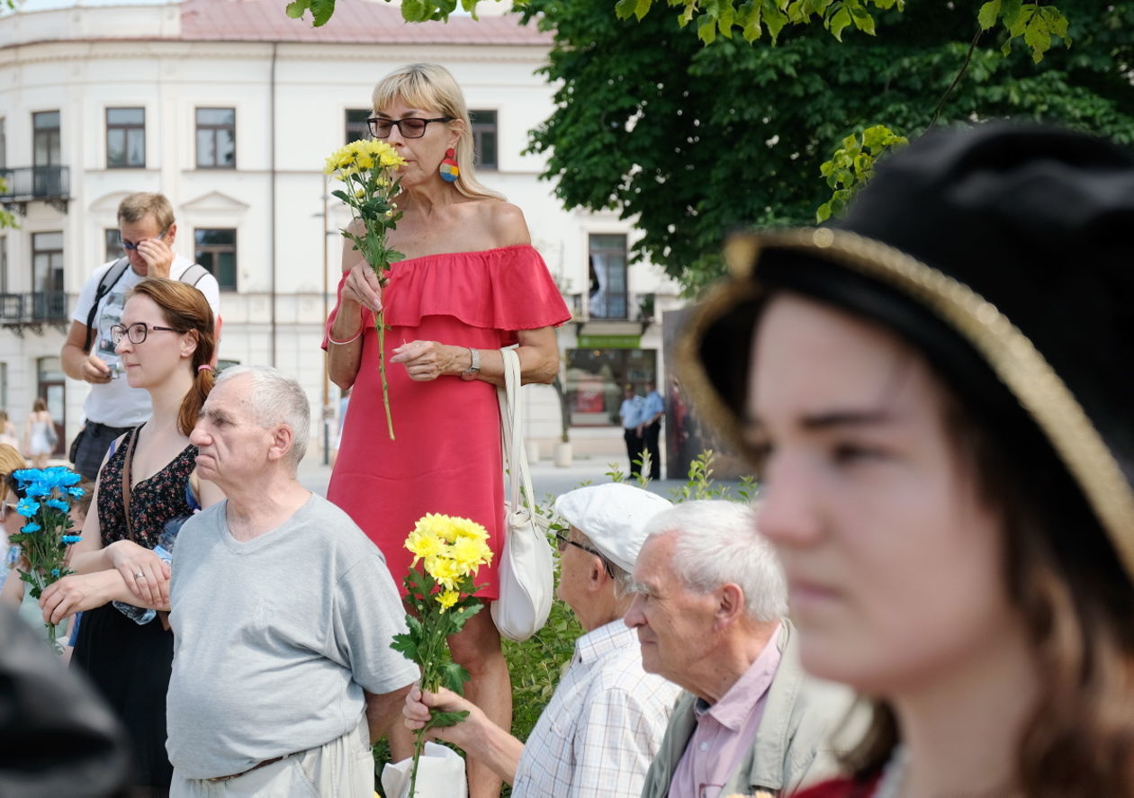  450 lecie Unii Lubelskiej: korowód renesansowy i złożenie kwiatów przed pomnikiem (zdjęcie 1) - Autor: Maciej Kaczanowski