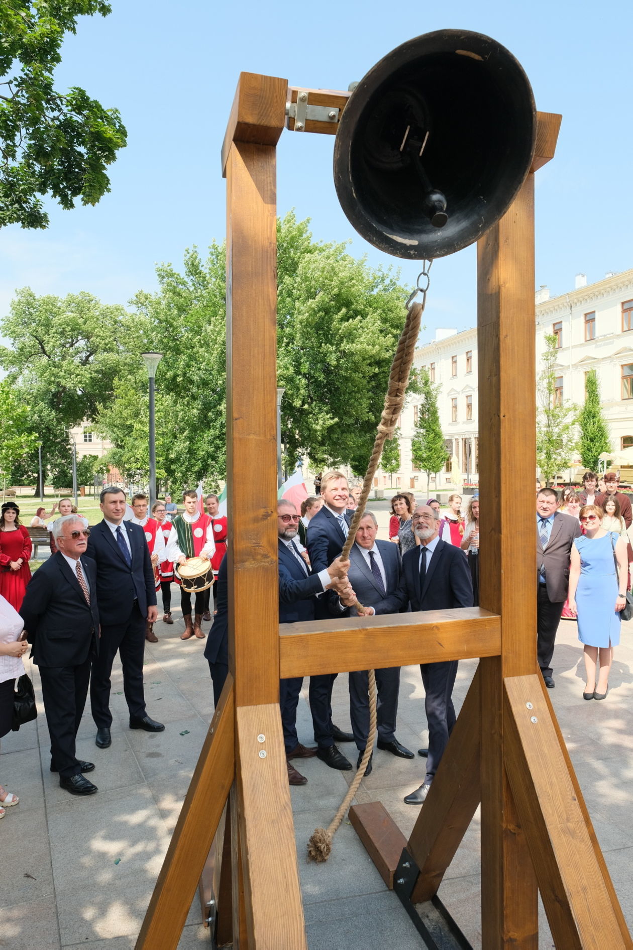  450 lecie Unii Lubelskiej: korowód renesansowy i złożenie kwiatów przed pomnikiem (zdjęcie 1) - Autor: Maciej Kaczanowski