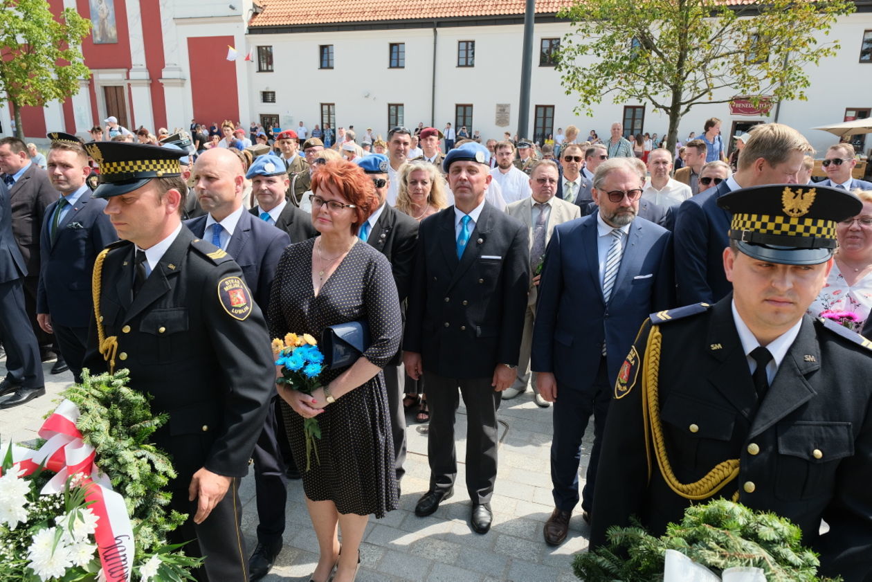  450 lecie Unii Lubelskiej: korowód renesansowy i złożenie kwiatów przed pomnikiem (zdjęcie 1) - Autor: Maciej Kaczanowski