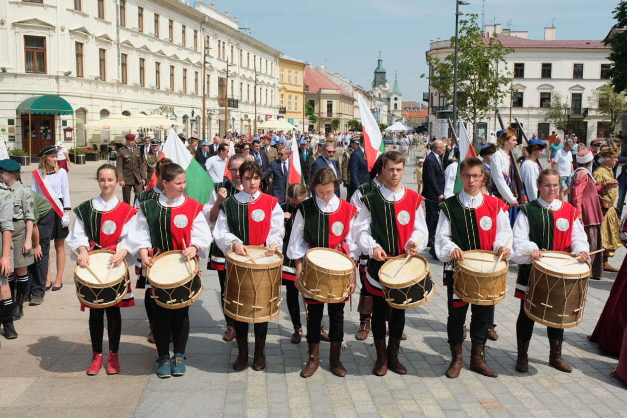  450 lecie Unii Lubelskiej: korowód renesansowy i złożenie kwiatów przed pomnikiem (zdjęcie 1) - Autor: Maciej Kaczanowski