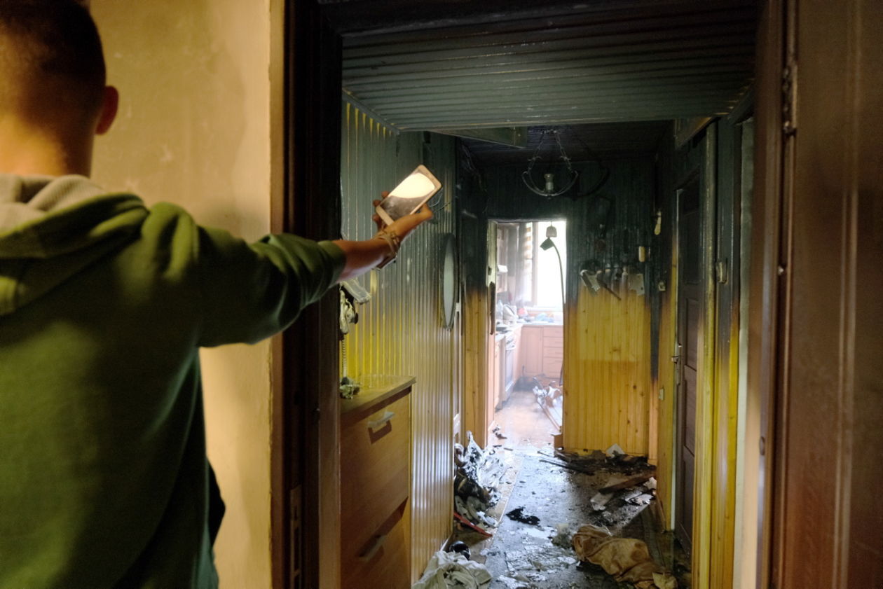 Pożar mieszkania w bloku przy ul. Kustronia 8 - Autor: Maciej Kaczanowski