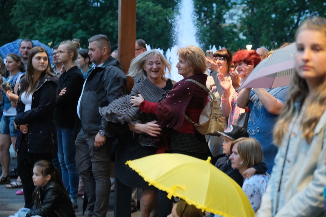  Plac Litewski - scena taneczna: brzmienia litewskie, białoruskie i ukraińskie (zdjęcie 1) - Autor: Maciej Kaczanowski