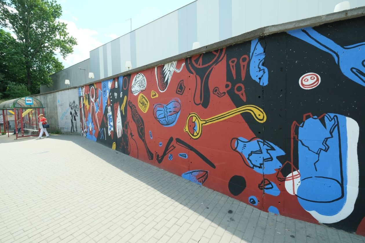  Mural upamiętnia 75. rocznicę powstania Państwowego Muzeum na Majdanku (zdjęcie 1) - Autor: Maciej Kaczanowski