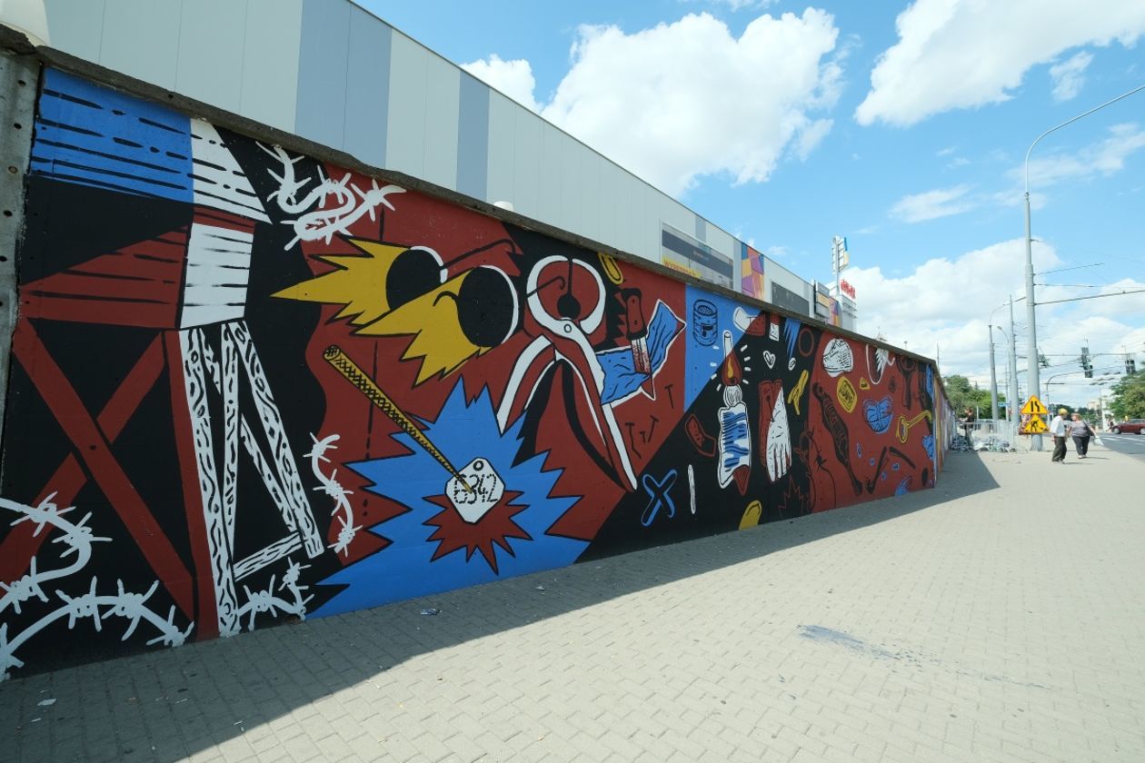  Mural upamiętnia 75. rocznicę powstania Państwowego Muzeum na Majdanku (zdjęcie 1) - Autor: Maciej Kaczanowski