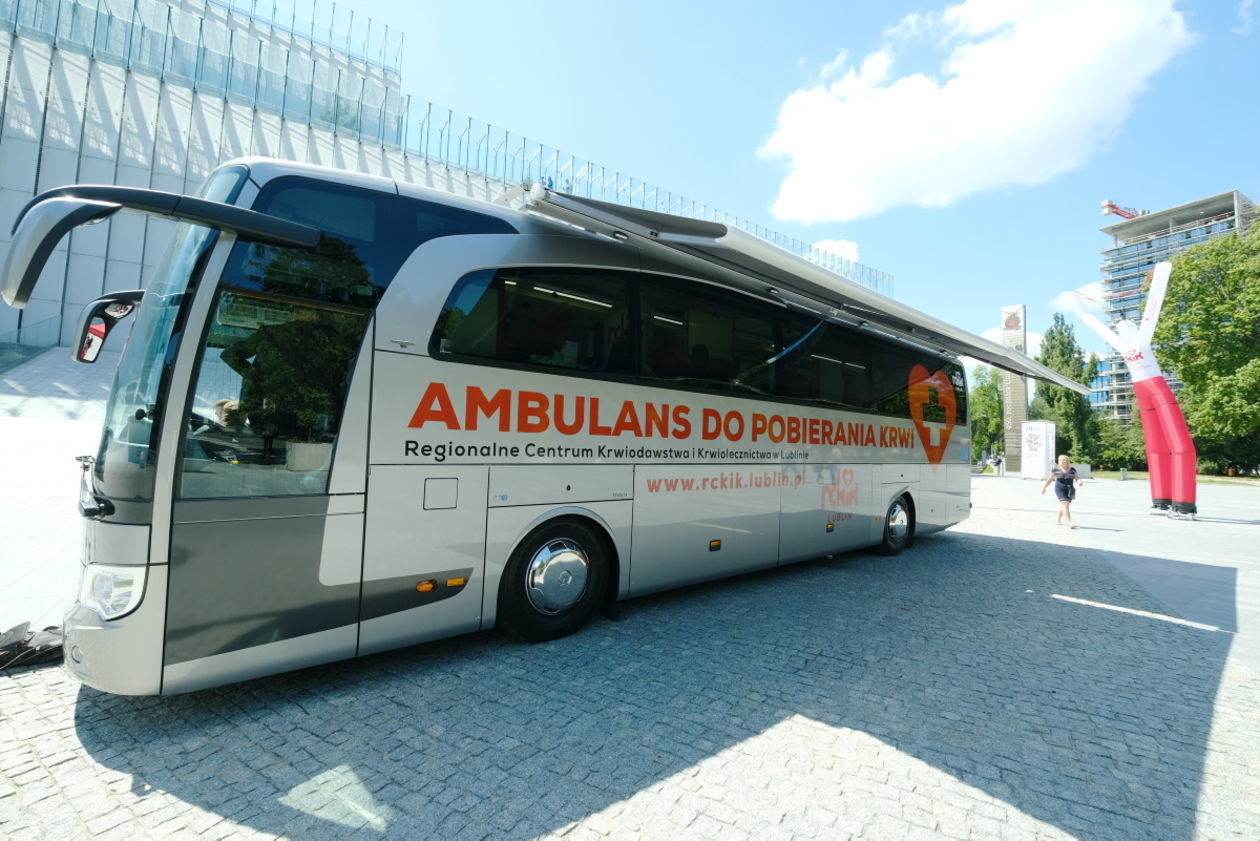  Nowy ambulans do pobierania krwi (zdjęcie 1) - Autor: MaciejKaczanowski