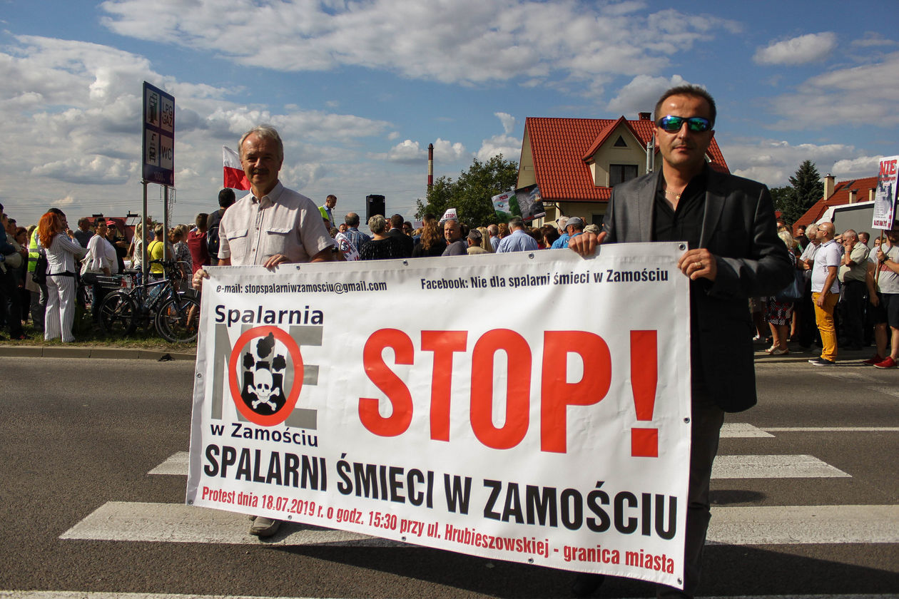  Protest przeciwko budowie spalarni śmieci w Zamościu (zdjęcie 1) - Autor: Kazimierz Chmiel