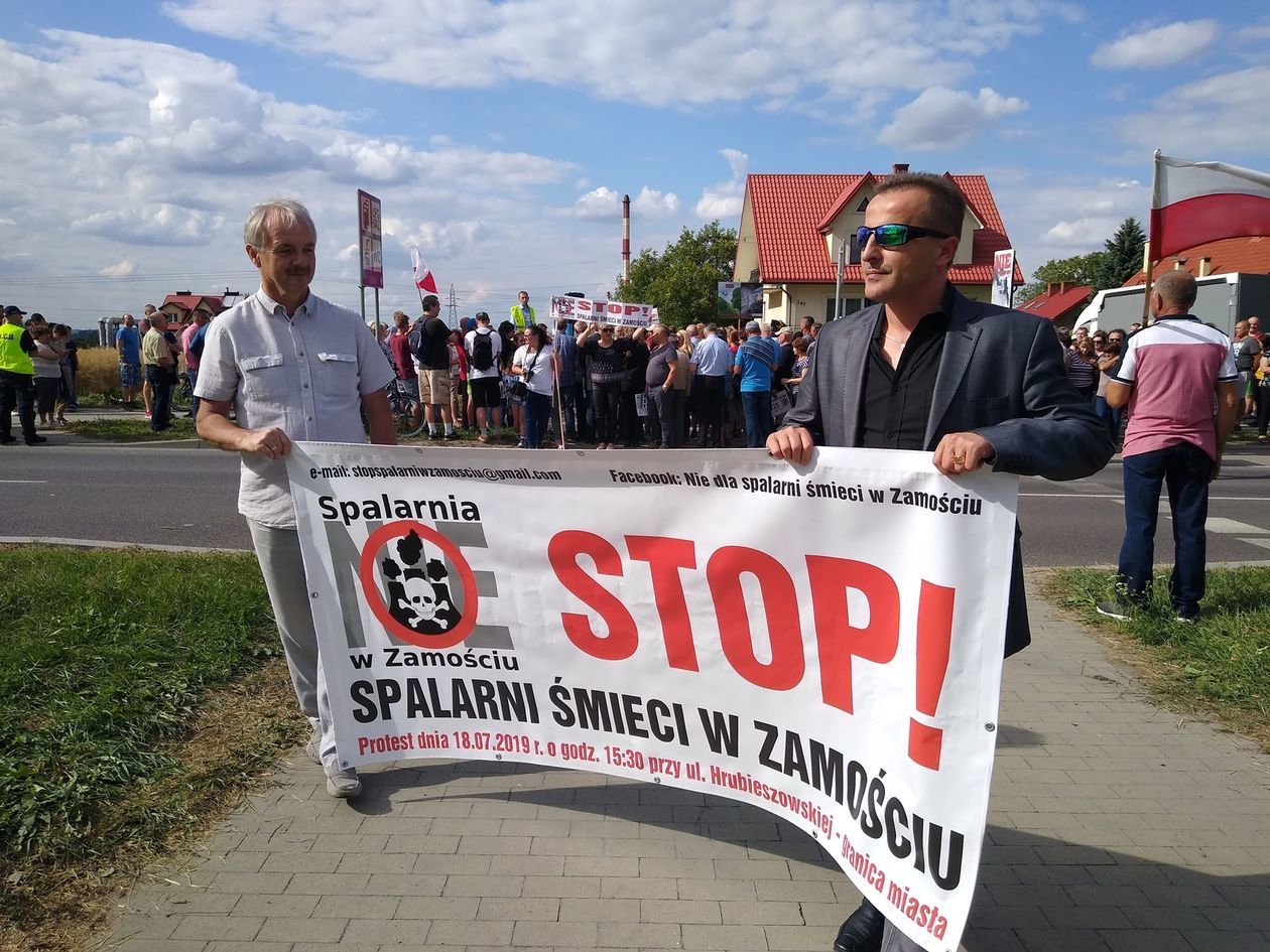  Protest przeciwko budowie spalarni śmieci w Zamościu (zdjęcie 1) - Autor: Kazimierz Chmiel