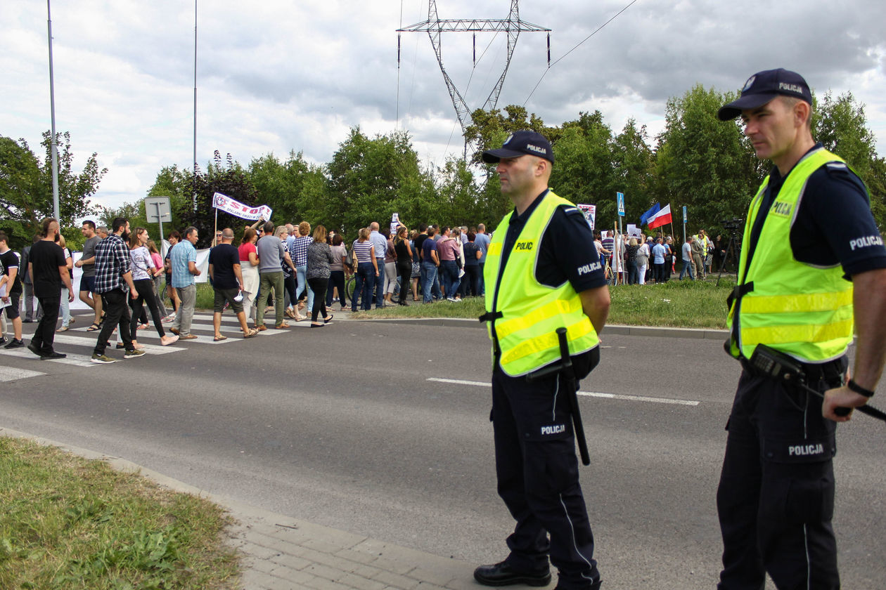  Protest przeciwko budowie spalarni śmieci w Zamościu (zdjęcie 1) - Autor: Kazimierz Chmiel