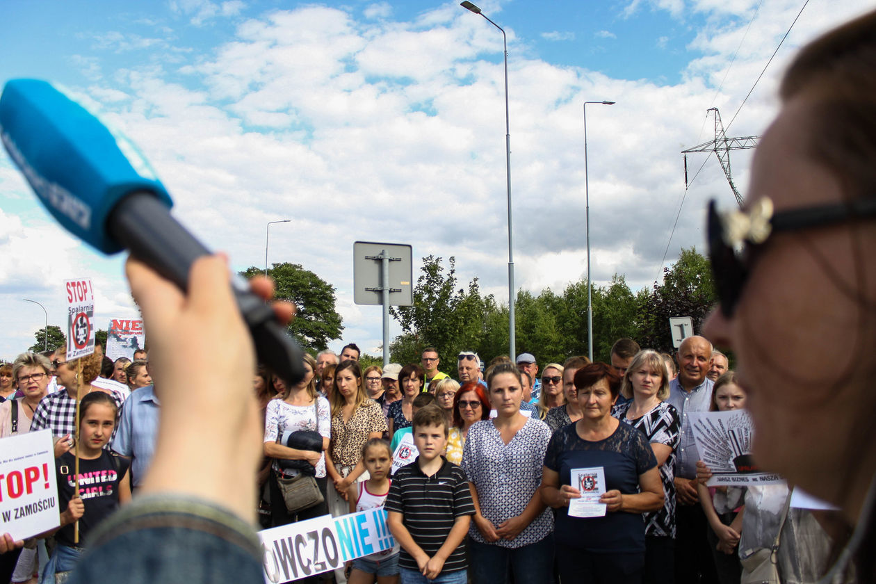  Protest przeciwko budowie spalarni śmieci w Zamościu (zdjęcie 1) - Autor: Kazimierz Chmiel