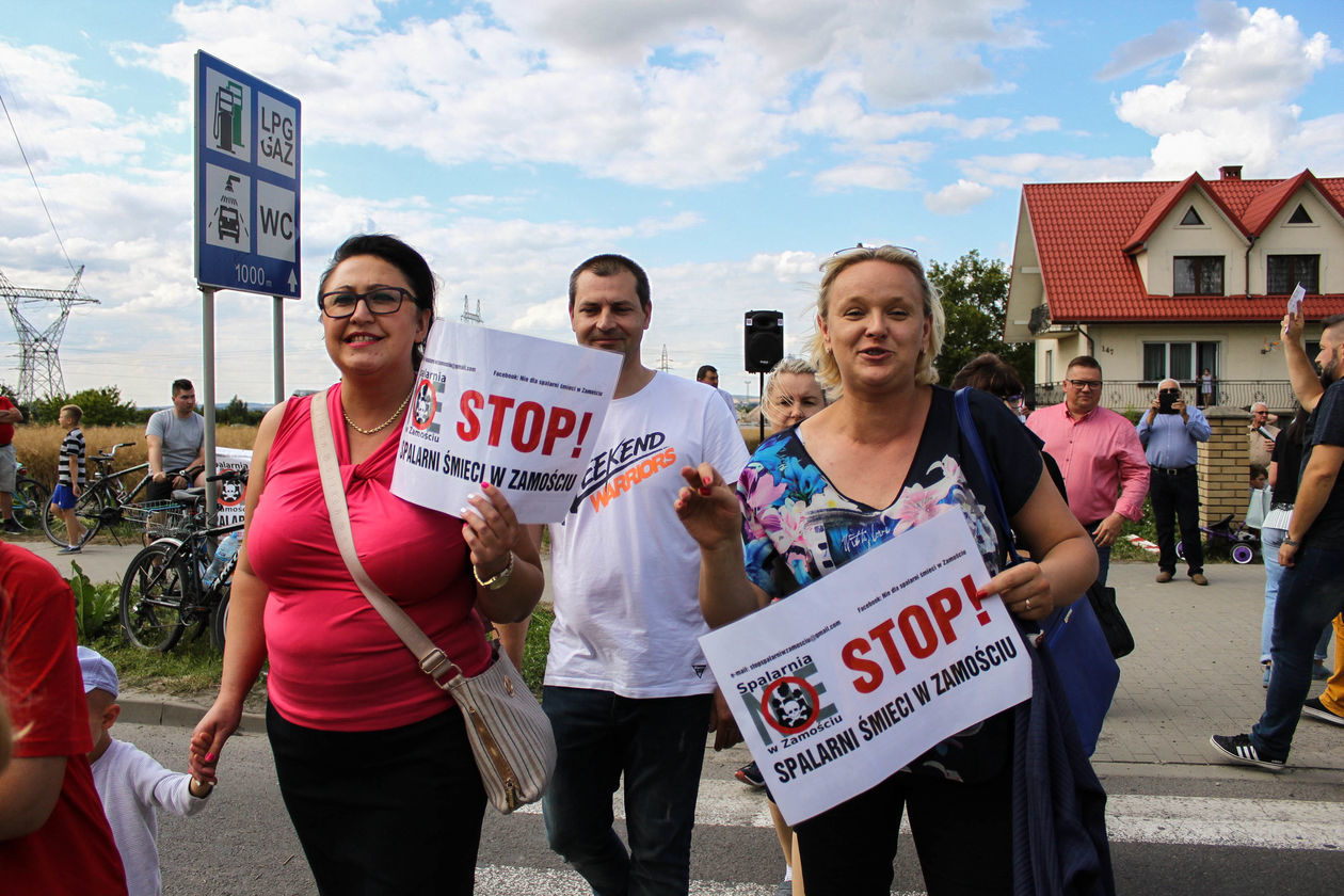  Protest przeciwko budowie spalarni śmieci w Zamościu (zdjęcie 1) - Autor: Kazimierz Chmiel