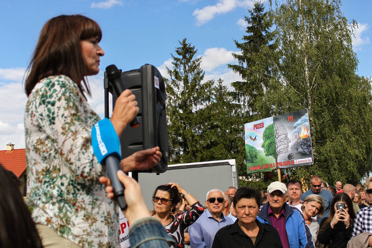  Protest przeciwko budowie spalarni śmieci w Zamościu (zdjęcie 1) - Autor: Kazimierz Chmiel