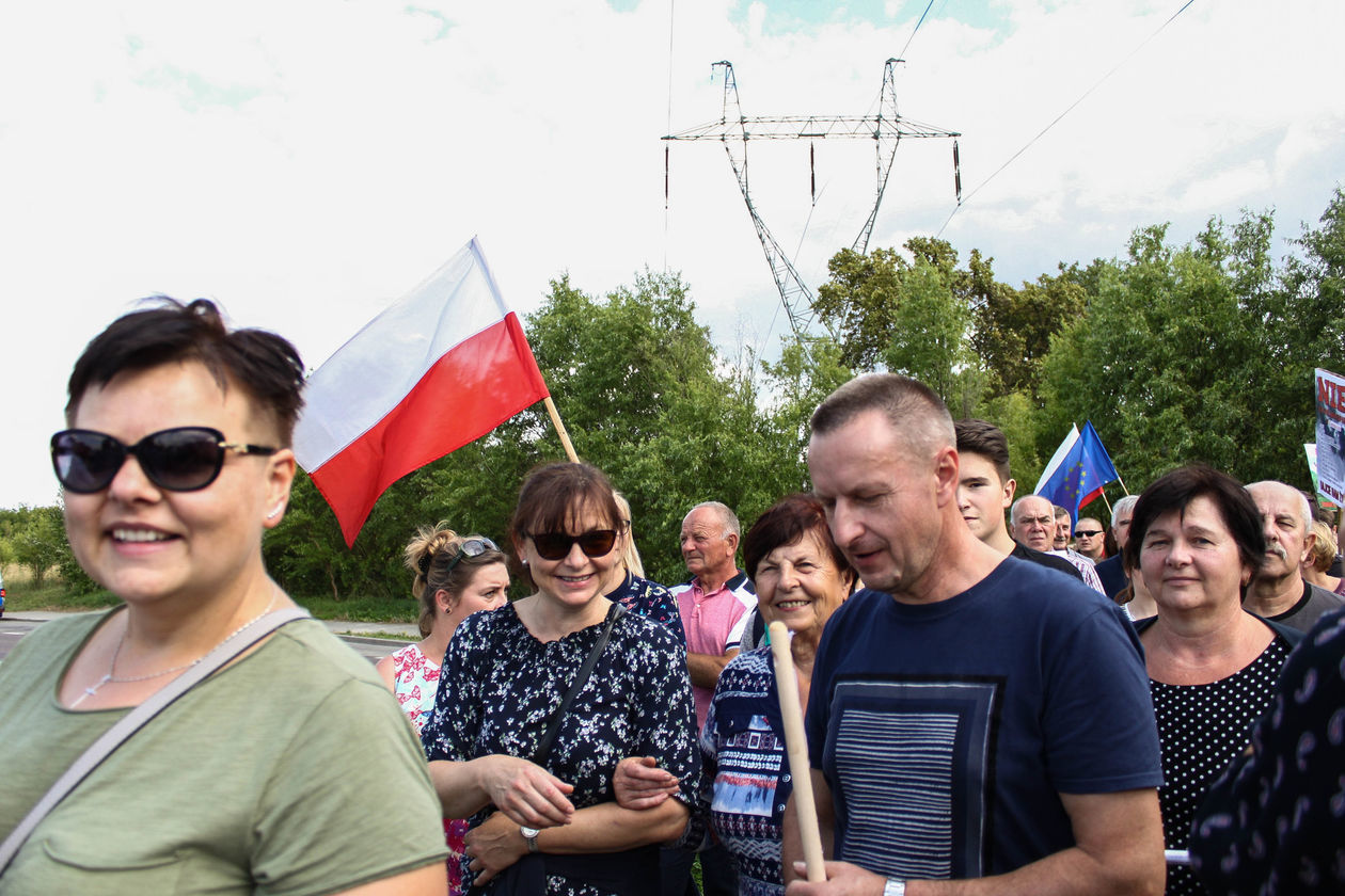  Protest przeciwko budowie spalarni śmieci w Zamościu (zdjęcie 1) - Autor: Kazimierz Chmiel