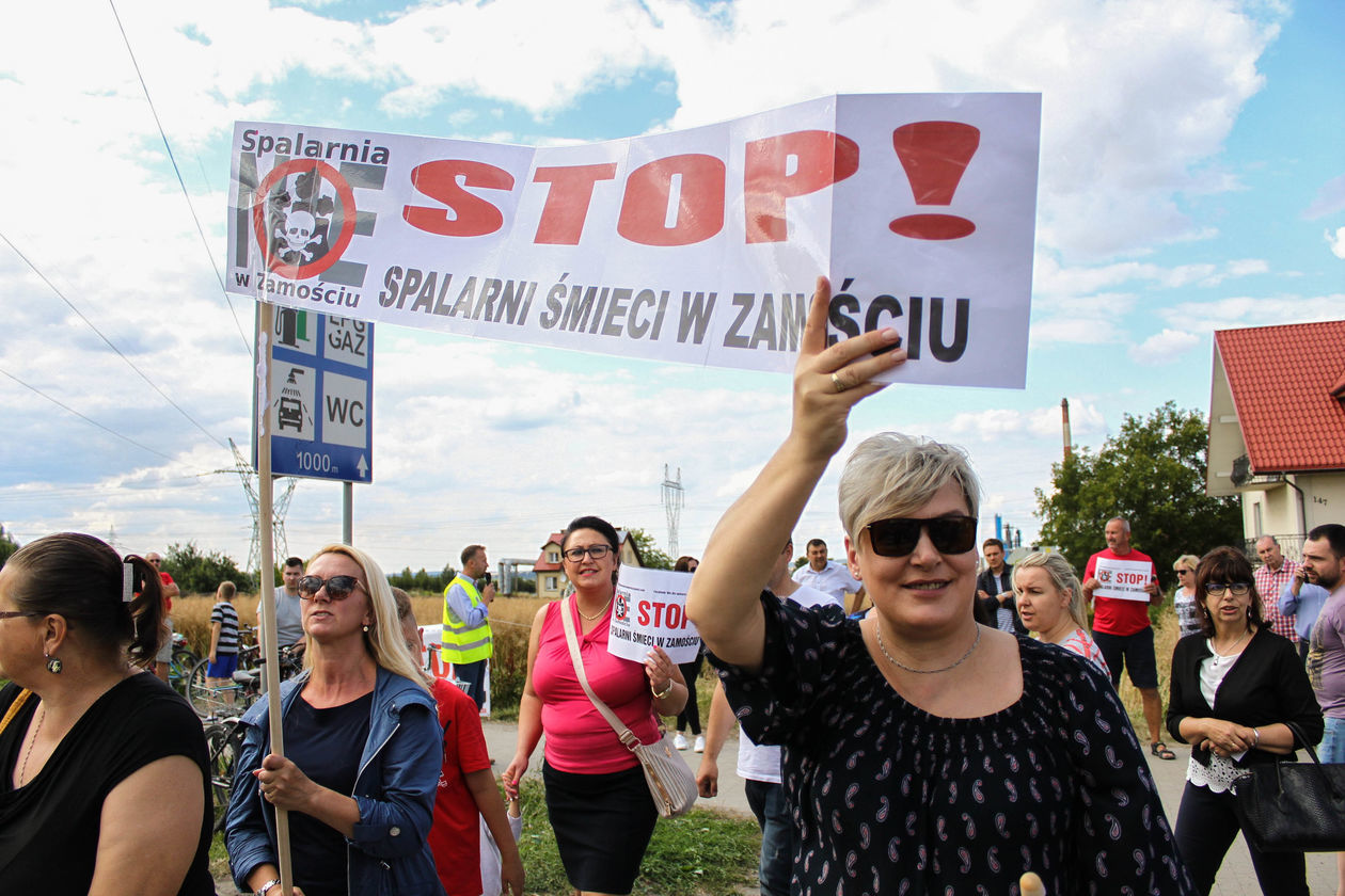  Protest przeciwko budowie spalarni śmieci w Zamościu (zdjęcie 1) - Autor: Kazimierz Chmiel