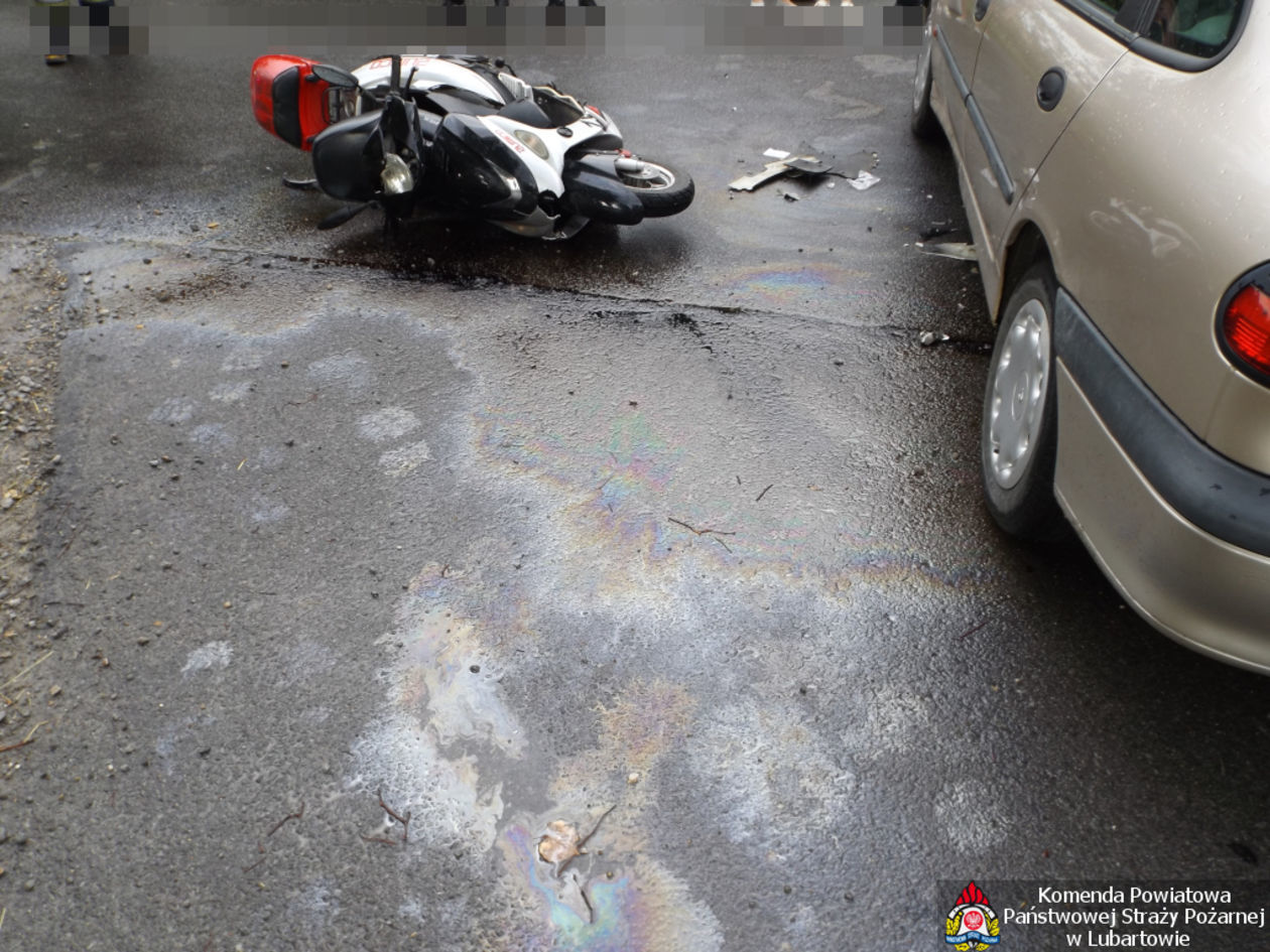  Wypadek w Skrobowie (zdjęcie 1) - Autor: KP PSP Lubartów