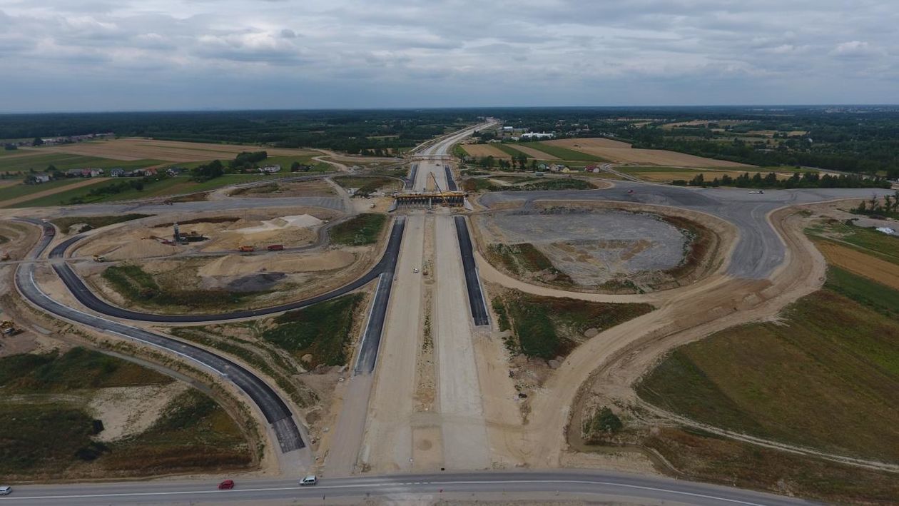  24.07.2019 - Widok na węzeł Kołbiel (zdjęcie 1) - Autor: GDDKiA