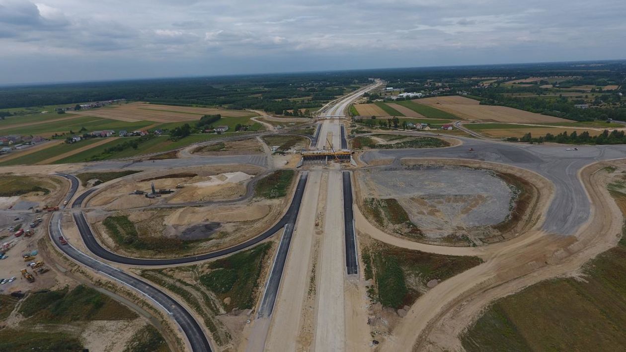  24.07.2019 - Widok na węzeł Kołbiel (zdjęcie 1) - Autor: GDDKiA