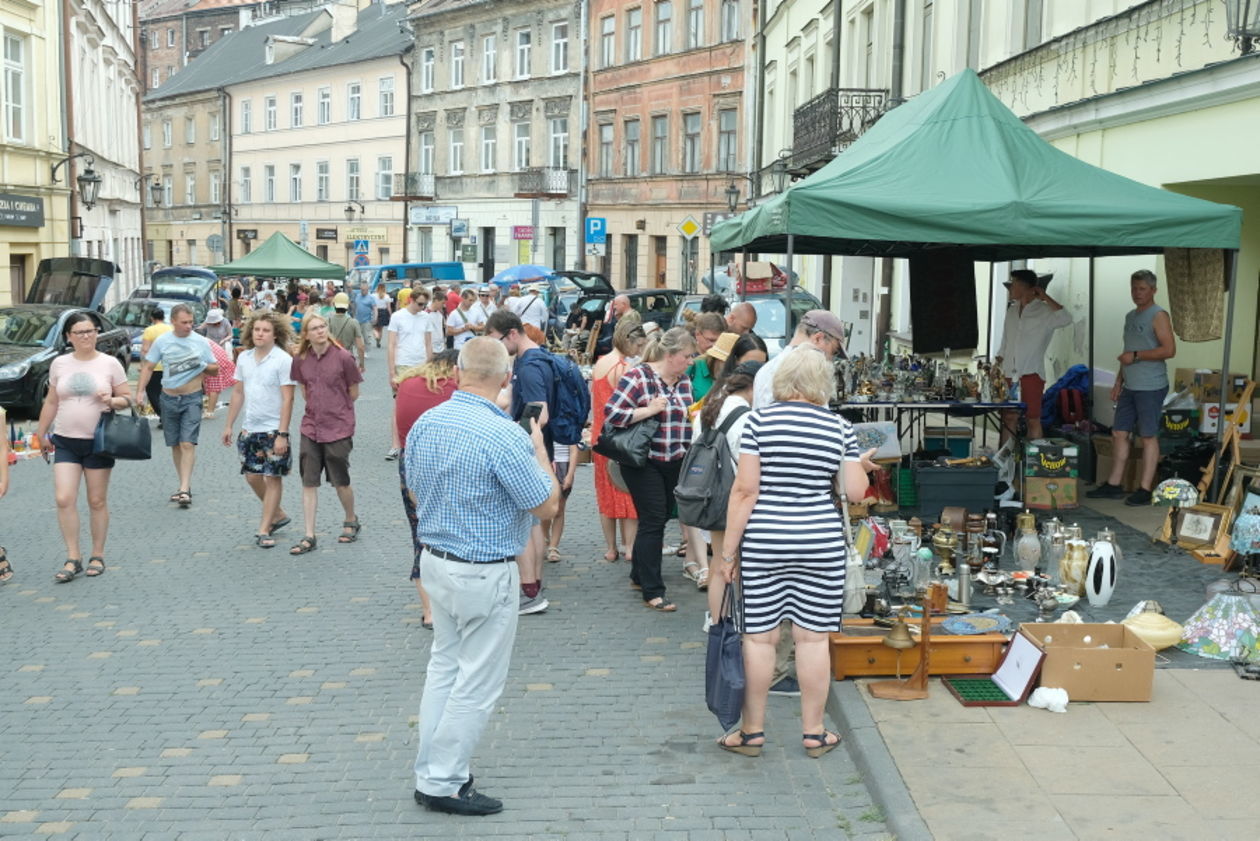  Comiesięczna giełda staroci rownież na ul. Kowalskiej (zdjęcie 1) - Autor: Maciej Kaczanowski