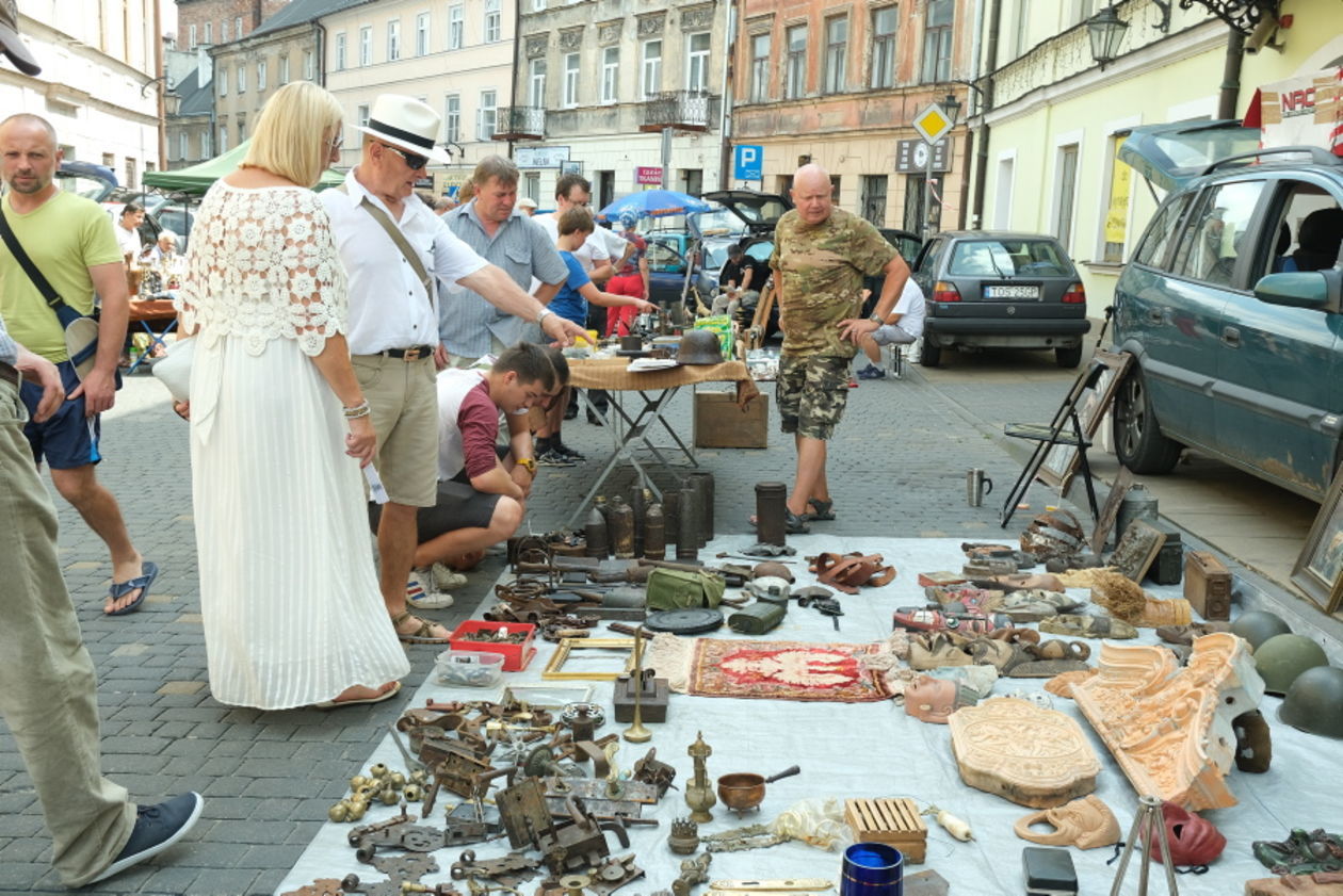  Comiesięczna giełda staroci rownież na ul. Kowalskiej (zdjęcie 1) - Autor: Maciej Kaczanowski