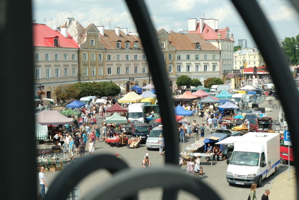  Comiesięczna giełda staroci rownież na ul. Kowalskiej (zdjęcie 1) - Autor: Maciej Kaczanowski