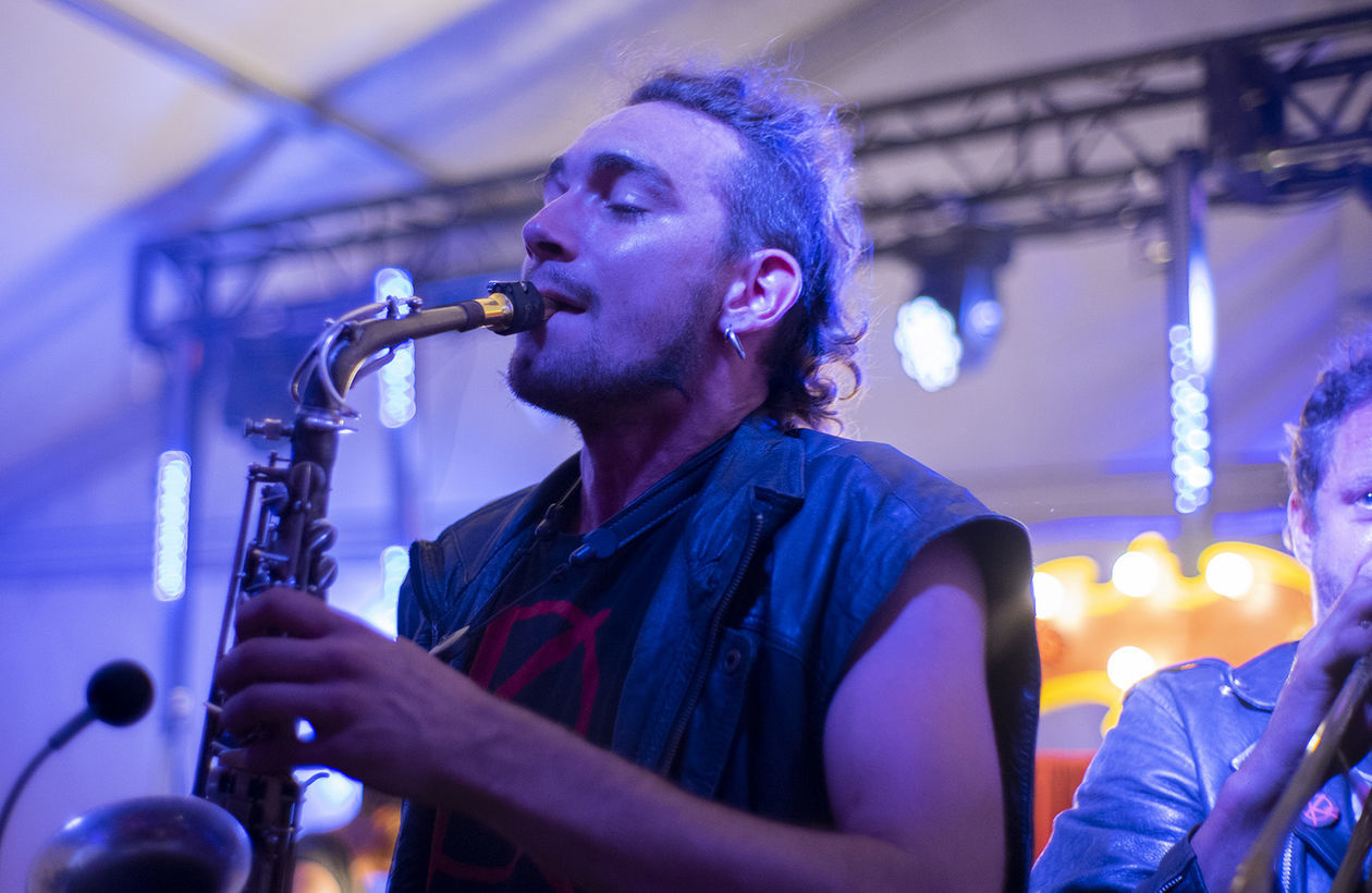  Carnaval Sztukmistrzów: Koncert kapeli KermesZ a l'Est w Barze Żongler (zdjęcie 1) - Autor: Michał Siudziński