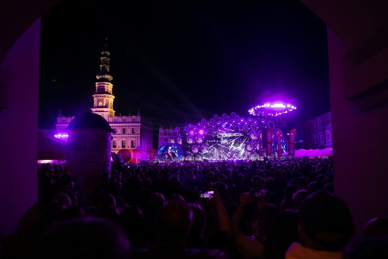 Wakacyjna Trasa Dwójki: Koncert na Rynku Wielkim w Zamościu