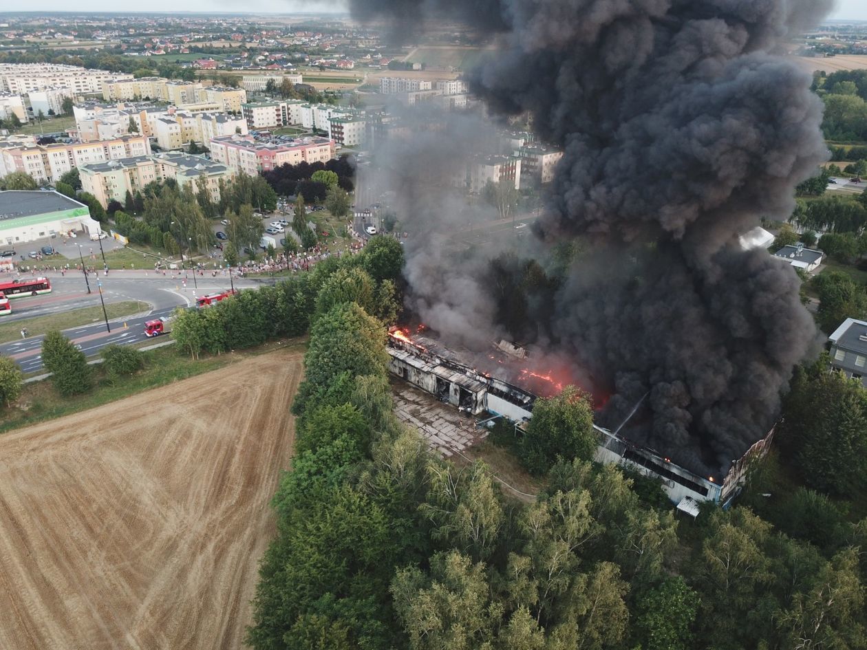  Pożar na Felinie przy ul. Doświadczalnej w Lublinie - zdjęcia z drona (zdjęcie 8) - Autor: Grzegorz Sprawka