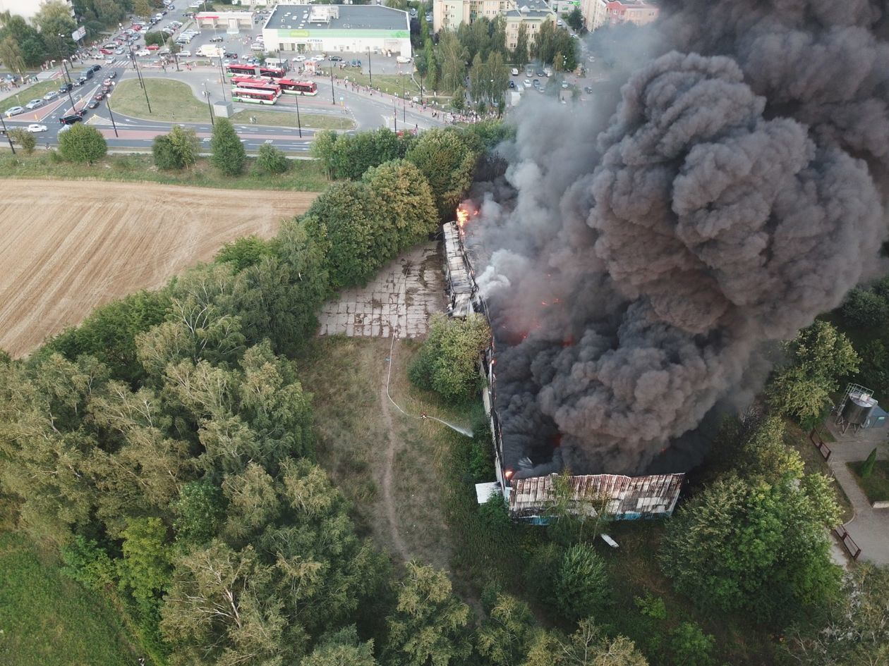 Pożar na Felinie przy ul. Doświadczalnej w Lublinie - zdjęcia z drona (zdjęcie 4) - Autor: Grzegorz Sprawka