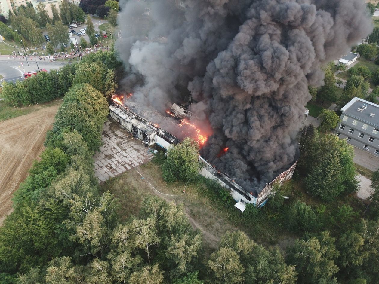 Pożar na Felinie przy ul. Doświadczalnej w Lublinie - zdjęcia z drona - Autor: Grzegorz Sprawka
