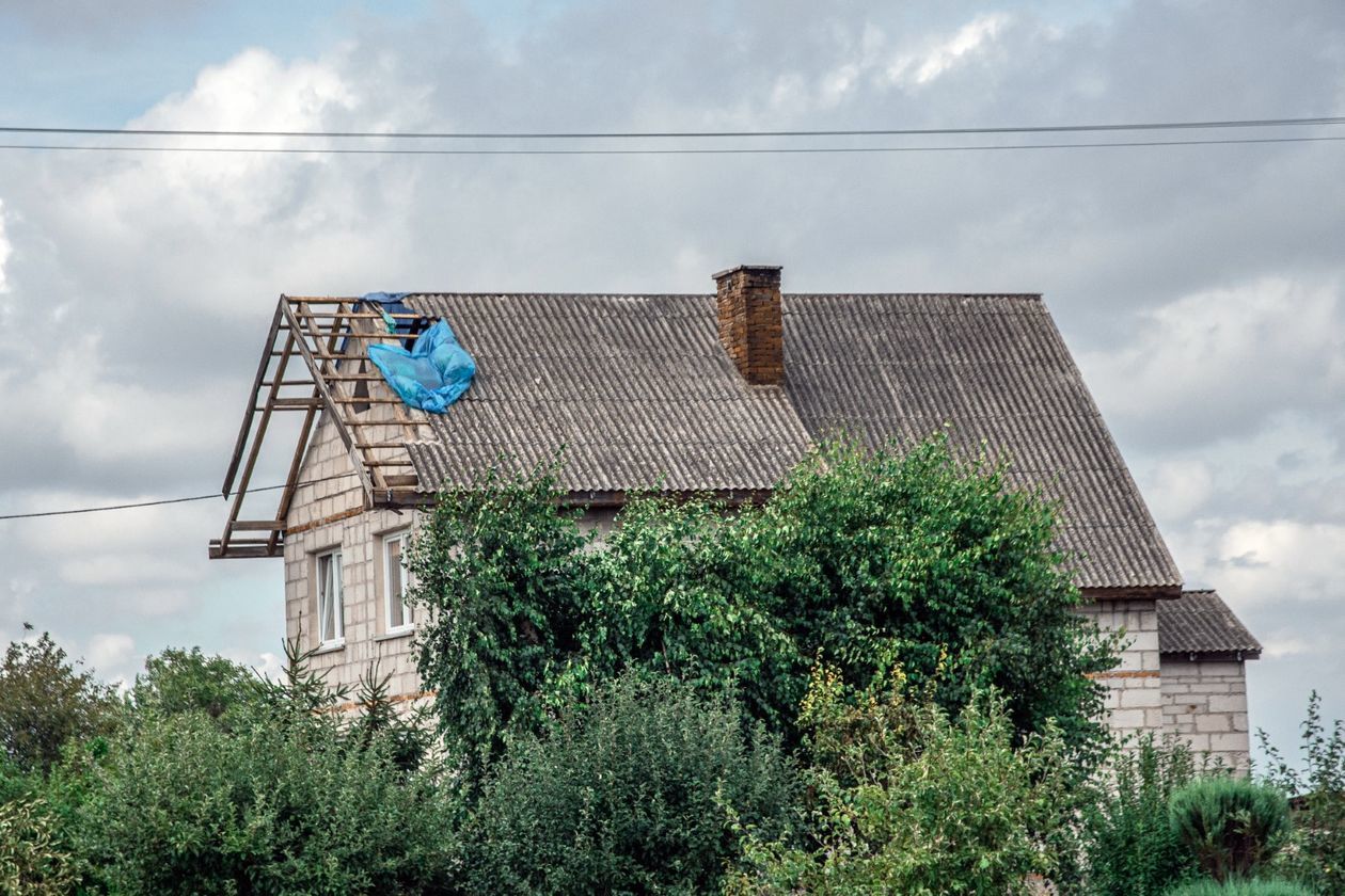  Sprzątanie po burzy w Bonowie i Siostrzytowie (zdjęcie 1) - Autor: Franek Goszczyński