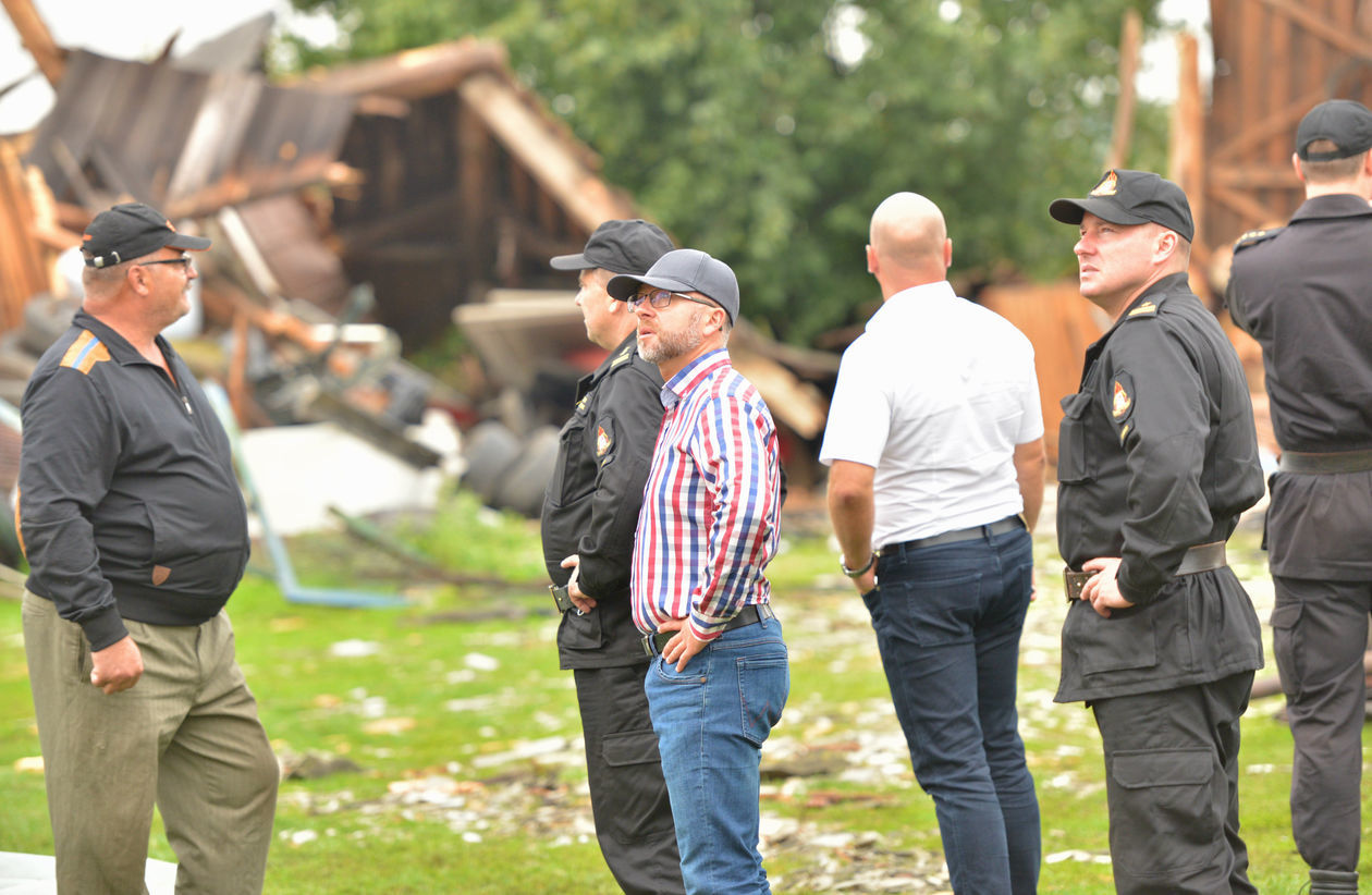  Sprzątanie po burzy w Bonowie i Siostrzytowie (zdjęcie 1) - Autor: Starostwo Powiatowe Świdnik