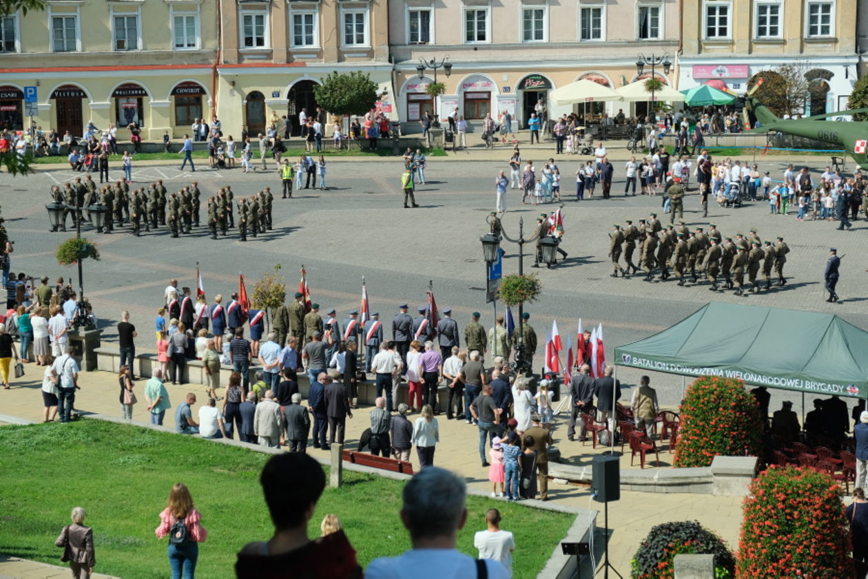  Uroczystości Święta Wojska Polskiego na placu Zamkowym w Lublinie (zdjęcie 1) - Autor: Maciej Kaczanowski