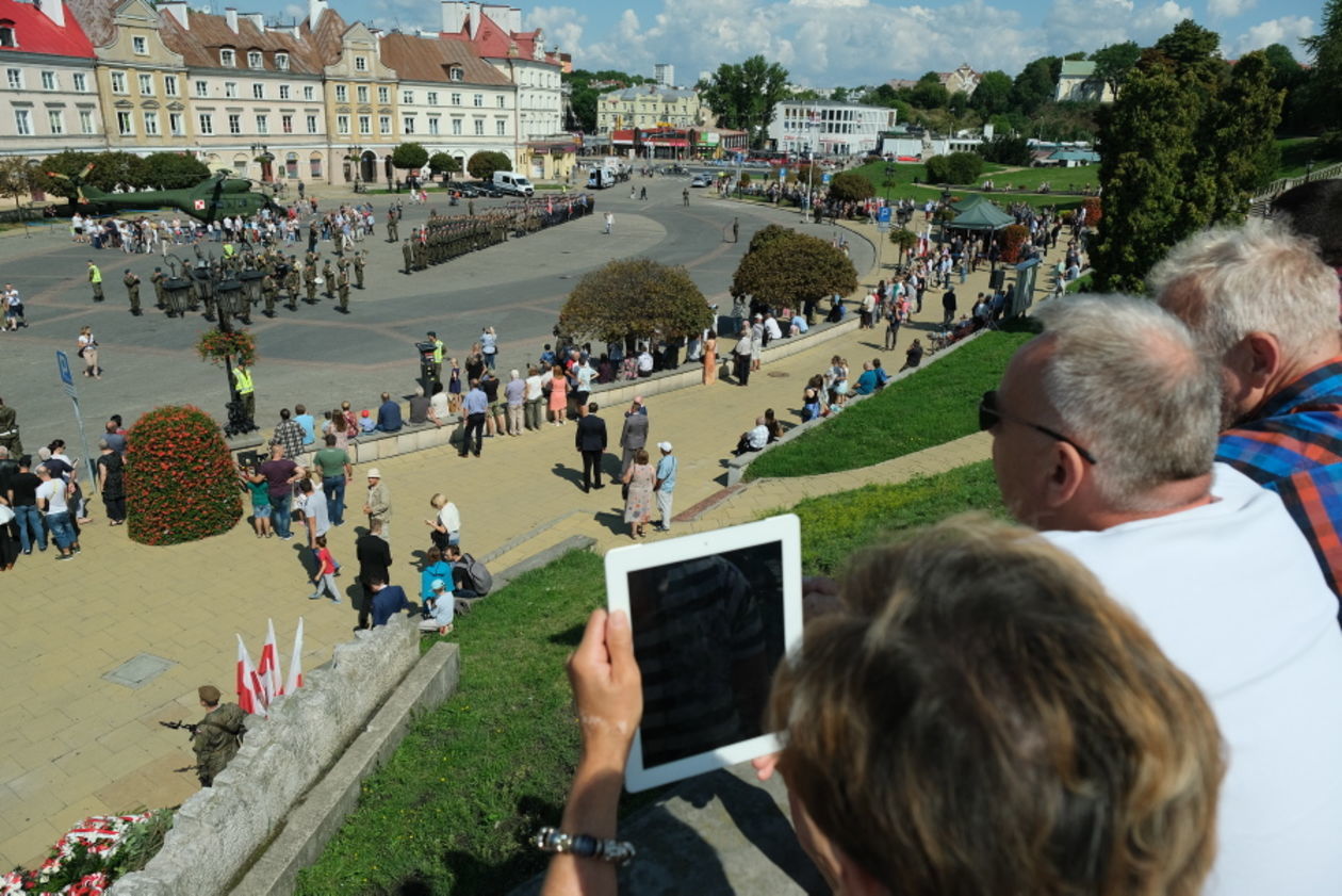  Uroczystości Święta Wojska Polskiego na placu Zamkowym w Lublinie (zdjęcie 1) - Autor: Maciej Kaczanowski