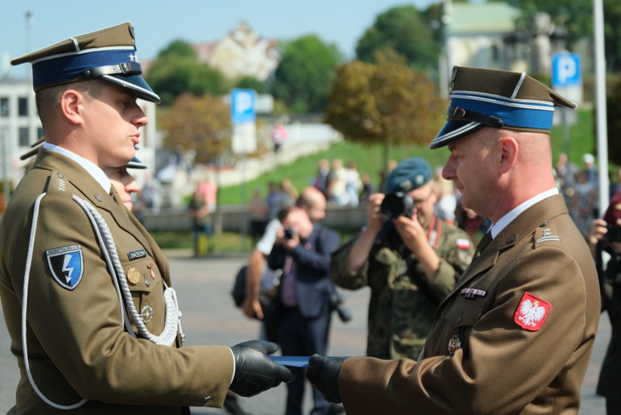  Uroczystości Święta Wojska Polskiego na placu Zamkowym w Lublinie (zdjęcie 1) - Autor: Maciej Kaczanowski