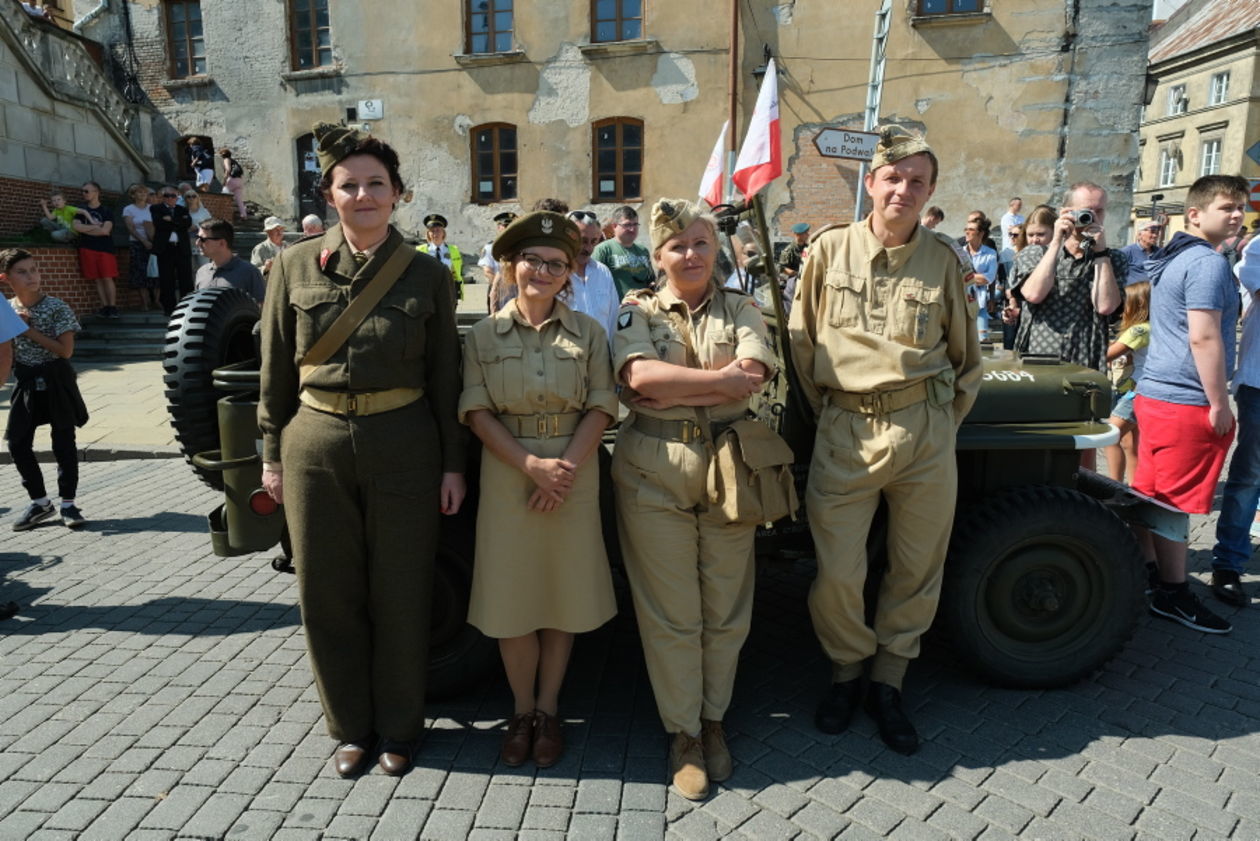  Uroczystości Święta Wojska Polskiego na placu Zamkowym w Lublinie (zdjęcie 1) - Autor: Maciej Kaczanowski