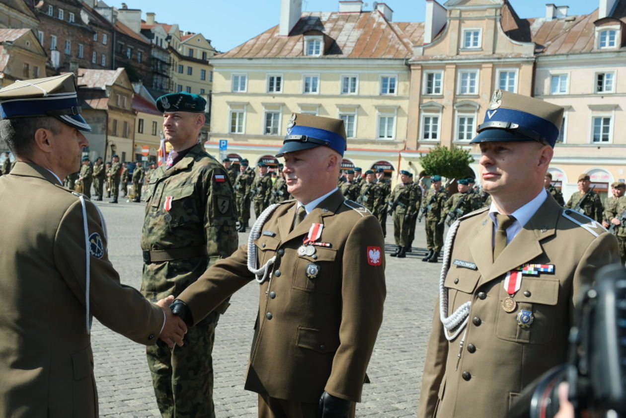  Uroczystości Święta Wojska Polskiego na placu Zamkowym w Lublinie (zdjęcie 1) - Autor: Maciej Kaczanowski