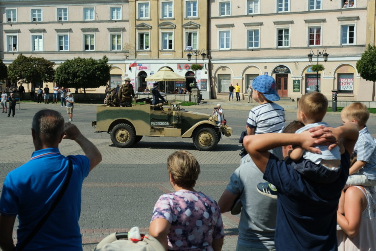  Uroczystości Święta Wojska Polskiego na placu Zamkowym w Lublinie (zdjęcie 1) - Autor: Maciej Kaczanowski