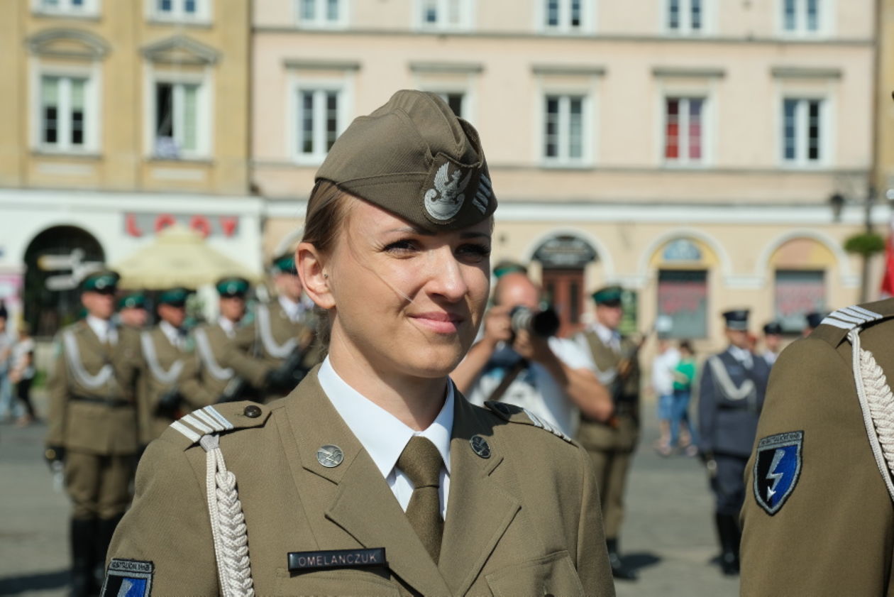  Uroczystości Święta Wojska Polskiego na placu Zamkowym w Lublinie (zdjęcie 1) - Autor: Maciej Kaczanowski