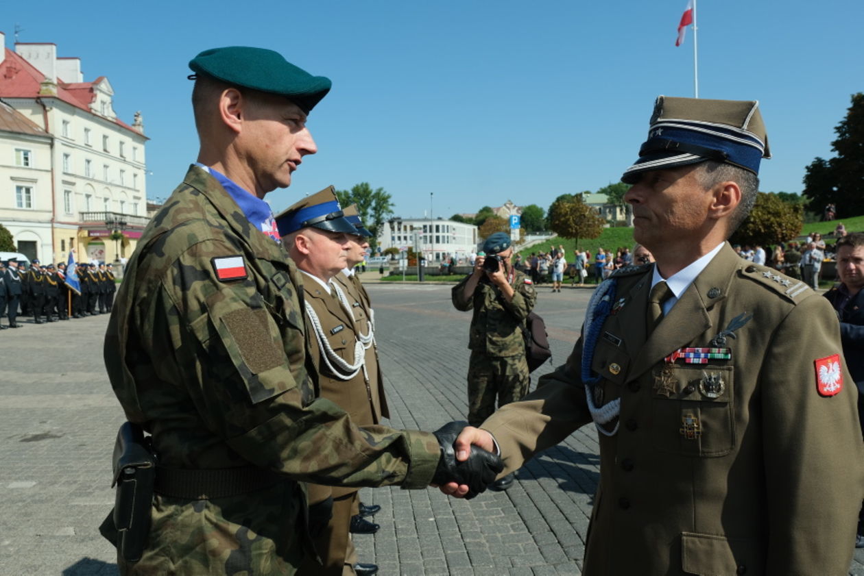  Uroczystości Święta Wojska Polskiego na placu Zamkowym w Lublinie (zdjęcie 1) - Autor: Maciej Kaczanowski