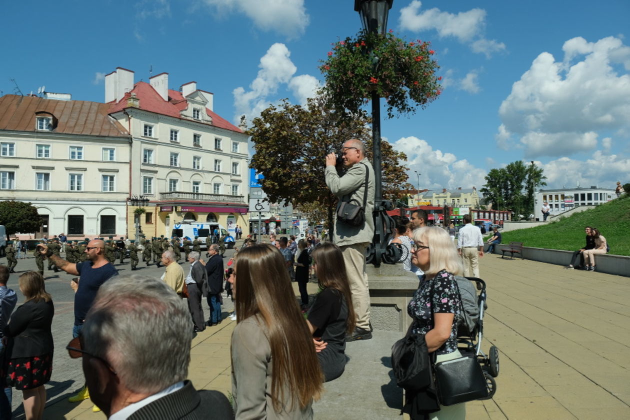  Uroczystości Święta Wojska Polskiego na placu Zamkowym w Lublinie (zdjęcie 1) - Autor: Maciej Kaczanowski