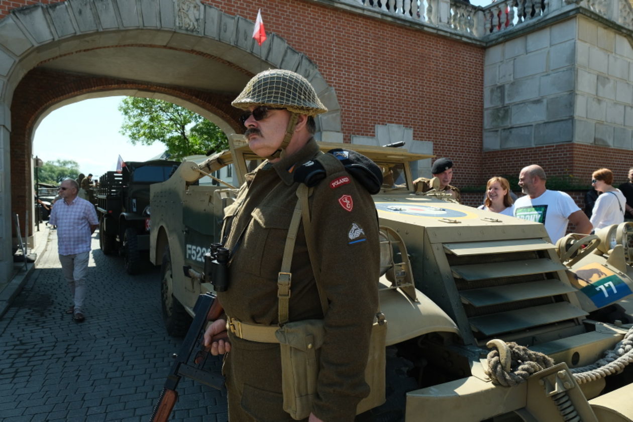  Uroczystości Święta Wojska Polskiego na placu Zamkowym w Lublinie (zdjęcie 1) - Autor: Maciej Kaczanowski