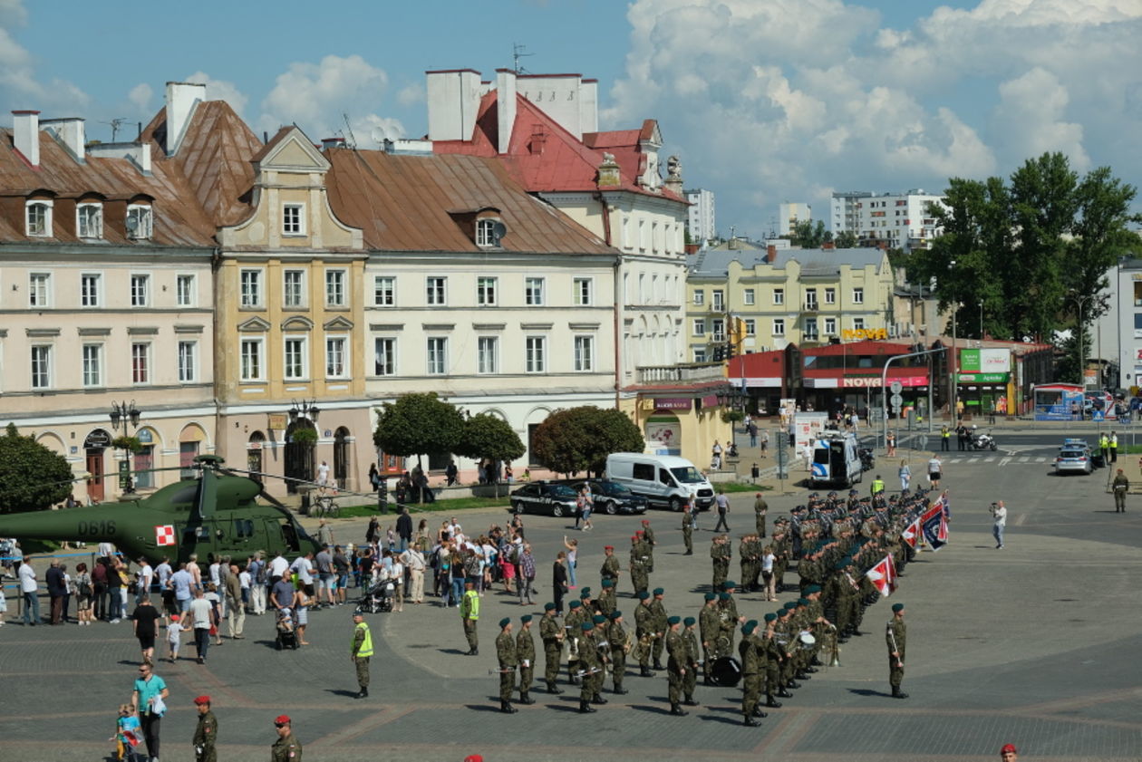  Uroczystości Święta Wojska Polskiego na placu Zamkowym w Lublinie (zdjęcie 1) - Autor: Maciej Kaczanowski